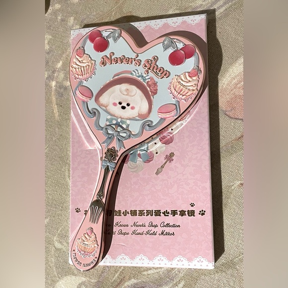 2/$20💕Hand Mirror 4”x 6 1/2” - Picture 2 of 4